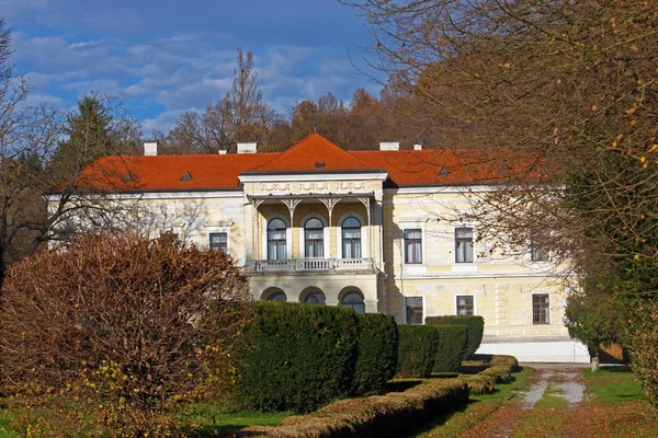 Castelo Laduc perto de Zapresic — Fotografia de Stock