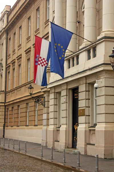 Σημαίες της Ευρωπαϊκής Ένωσης και της Κροατίας — Φωτογραφία Αρχείου