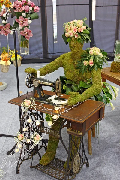 Cafeteira, Decoração de flores — Fotografia de Stock