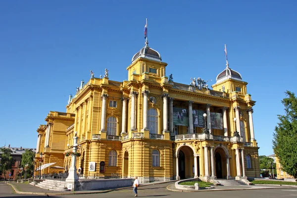 Хорватский национальный театр в Загребе — стоковое фото