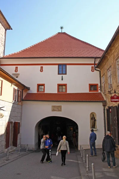 Gamla fästningen gate, zagreb — Stockfoto