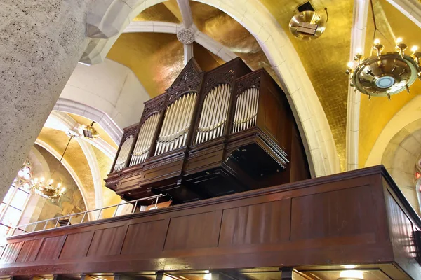 Церковный орган — стоковое фото
