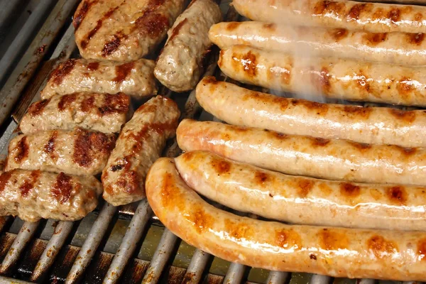 Vlees op de grill — Stockfoto