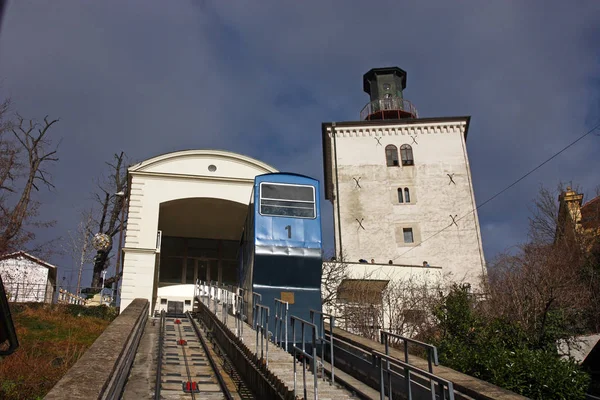 Zagreb kabelbaan en Lotrscak toren — Stockfoto