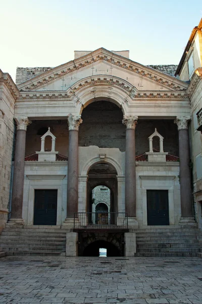 Peristil Hırvatistan Tarihi Merkezi Split Teki Diocletian Sarayı Yerleştirilen Aziz — Stok fotoğraf