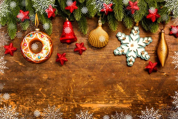 Decorazione natalizia su sfondo di legno — Foto Stock