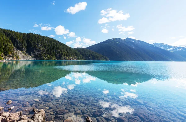 Turkoosi Garibaldi järvi — kuvapankkivalokuva