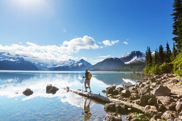 Vandra på Garibaldi sjön — Stockfoto