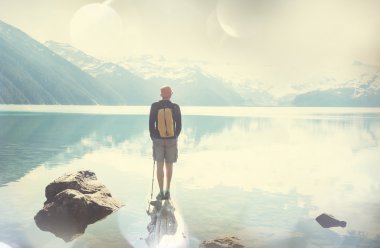 Garibaldi Gölü 'nde yürüyüş