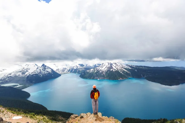 Vandra på Garibaldi sjön — Stockfoto