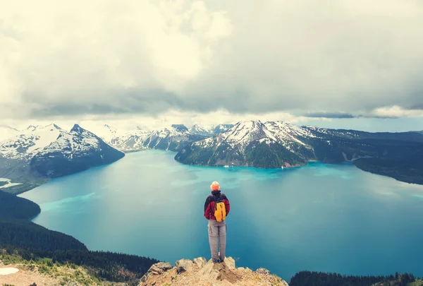 Hike  on Garibaldi lake — Stock Photo, Image