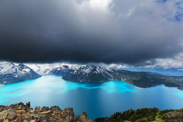Turquoise wateren van Garibaldi lake — Stockfoto
