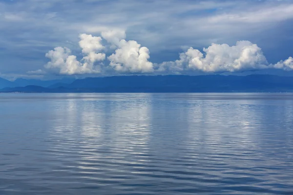 Beau paysage marin le long de la côte Pacifique — Photo