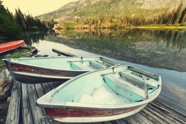 Kanada 'daki dağ gölü