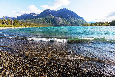 Kanada 'daki dağ gölü