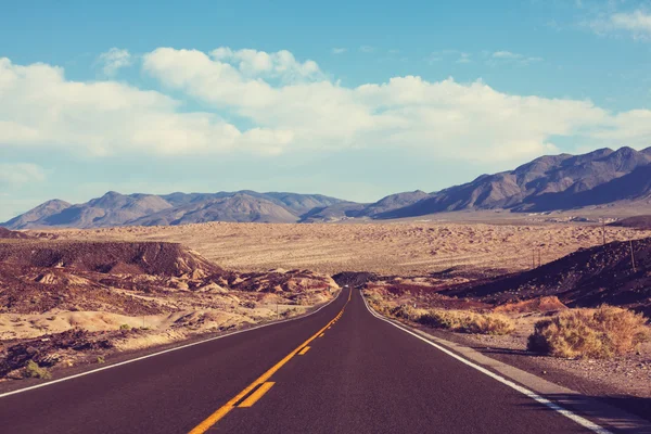 Route dans la campagne des Prairies — Photo