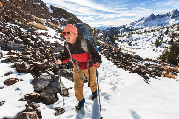 Wanderer beim Gehen — Stockfoto