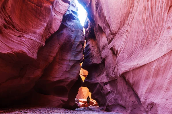 Wandelen in Slot canyon in de Verenigde Staten — Stockfoto
