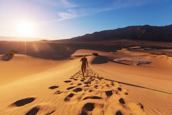 Man hiker travel — Stock Photo, Image