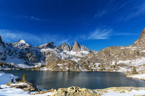 Schöner Minarettsee — Stockfoto