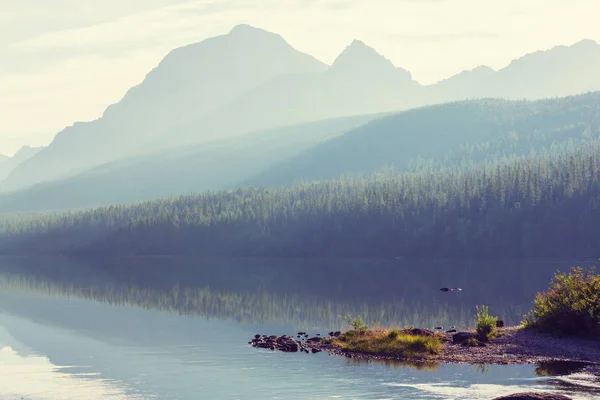 美丽的鲍曼湖与反射 — 图库照片