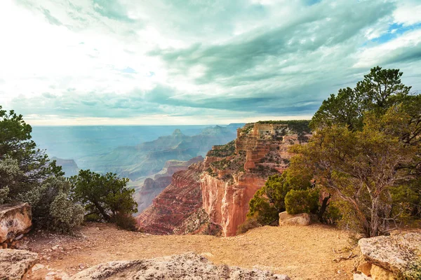 Picturesque landscapes of the Grand Canyon — Stock Photo, Image