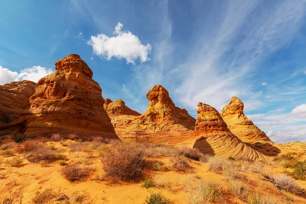 Çakal Buttes Vermillion kayalıklarla — Stok fotoğraf