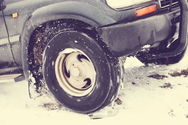 Auto unter dem Schnee — Stockfoto