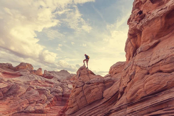 Man vandringen i Utah berg — Stockfoto