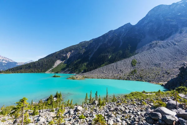 Belas águas azul-turquesa — Fotografia de Stock