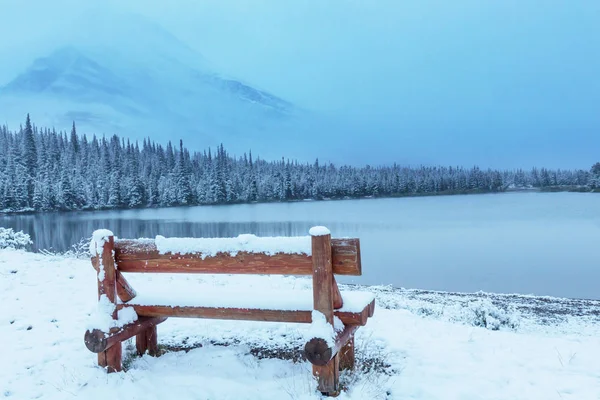 Picturesque rocky peaks — Stock Photo, Image