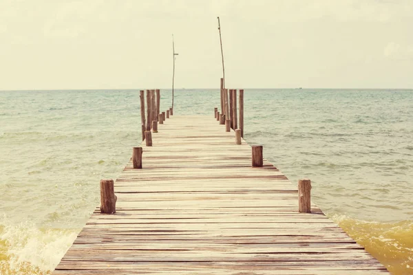 Boardwalk on the beach — Stock Photo, Image