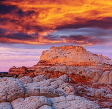 Vermilion Kayalıkları Ulusal Anıtı