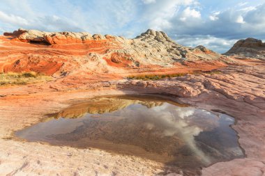 Vermilion Kayalıkları Ulusal Anıtı 