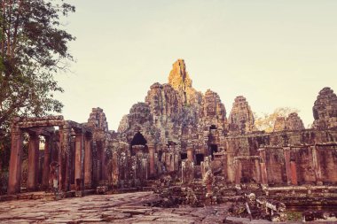 Antik Khmer uygarlık kalıntıları