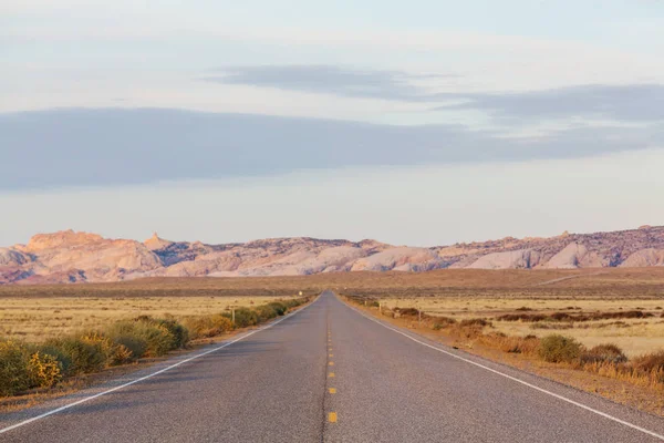 Kırsal kesimde yol — Stok fotoğraf