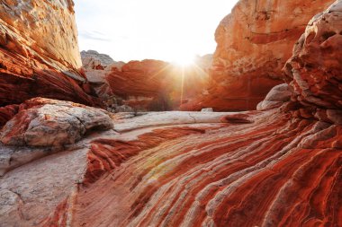 Vermilion Kayalıkları Ulusal Anıtı 