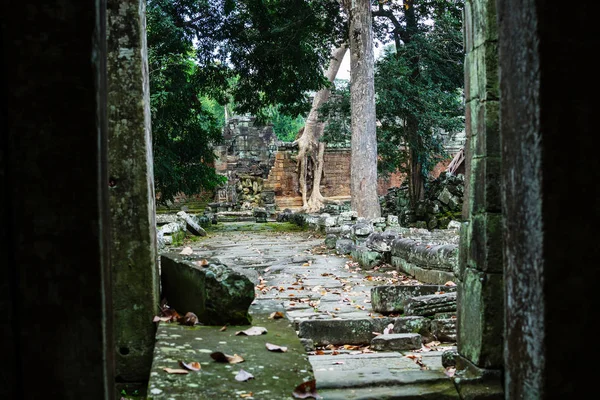 Ancient Khmer civilization ruins — Stock Photo, Image