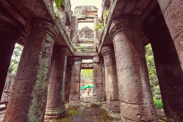 Ancient Khmer civilization ruins — Stock Photo, Image