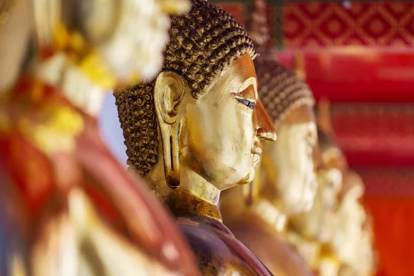 Buddha staty i myanmar — Stockfoto