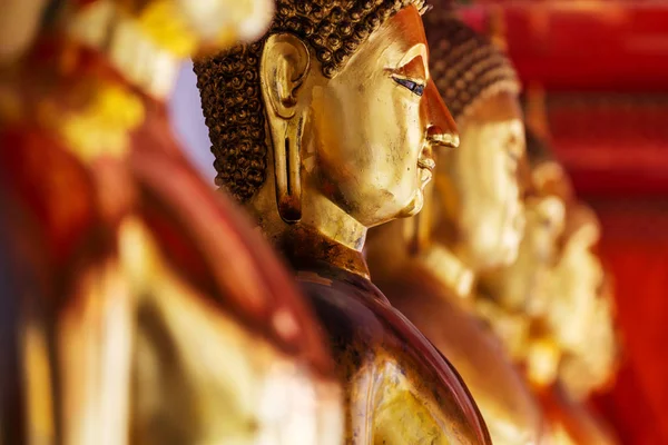 缅甸境内的佛雕像 — 图库照片