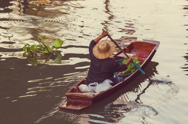 Marché flottant en Thaïlande . — Photo