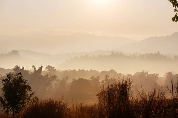 Сельские пейзажи Северного Таиланда — стоковое фото