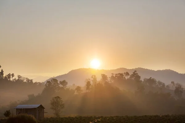 Landsbygdslandskap i norra Thailand — Stockfoto