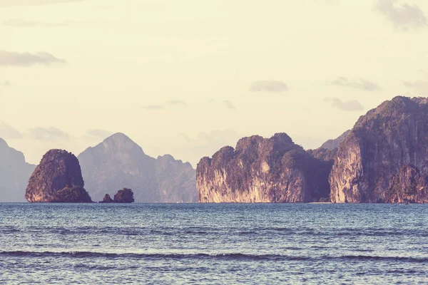 Fantastische schilderachtige uitzicht op zee baai — Stockfoto