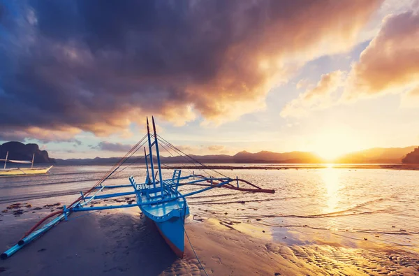 Barca tradițională filipineză — Fotografie, imagine de stoc