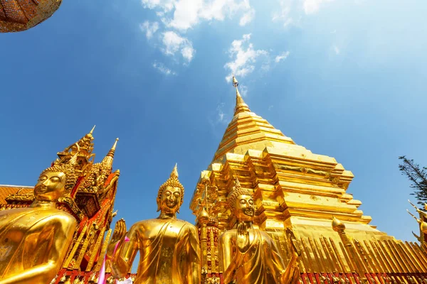 Wat Phra That Doi Suthep é o templo mais famoso de Chiang Mai — Fotografia de Stock