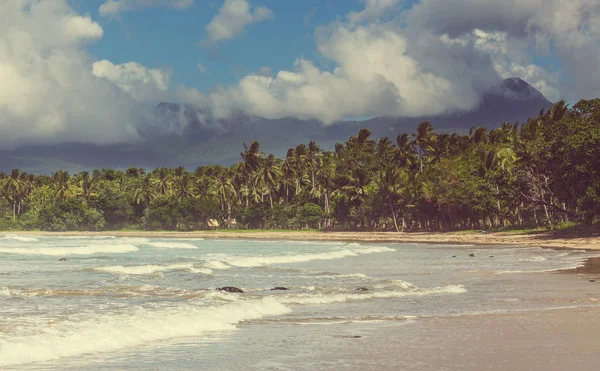 Tropikalna plaża pogoda — Zdjęcie stockowe