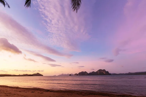 Ruhe tropischer Strand — Stockfoto