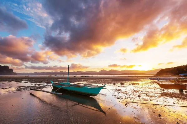 Traditionelles philippinisches Boot — Stockfoto